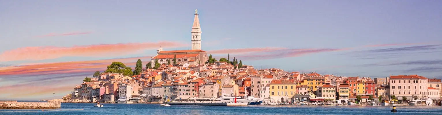 Europe Group Tours vs. Solo Travel: Pros and Cons